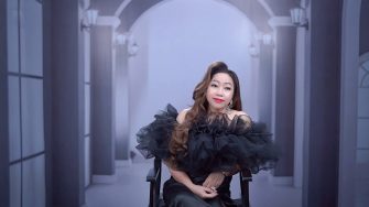 NGHỆ SĨ PHI PHỤNG – TRẺ HÓA GIÚP TÔI THÊM TỰ TIN ĐỂ CỐNG HIẾN TRÊN SÂN KHẤU