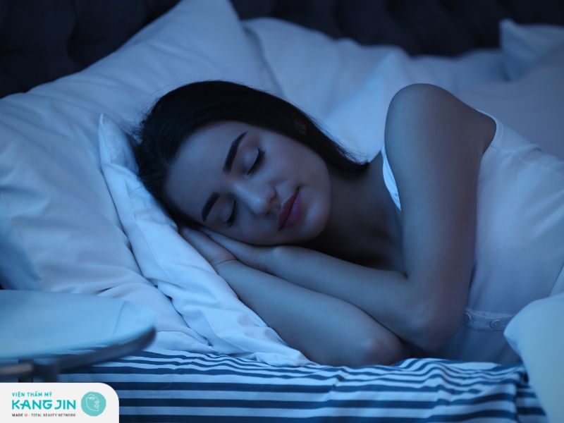 Thay đổi thói quen sinh hoạt loại bỏ độc tố là cách chăm sóc da mặt tuổi dậy thì hiệu quả 