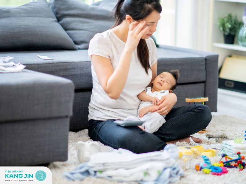 Căng thẳng, mệt mỏi sau sinh khiến làn da bị suy yếu vẫn dễ gây nám 