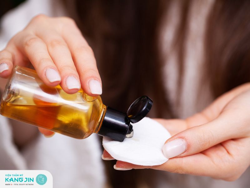 Chăm sóc da mặt tuổi dậy thì bằng việc sử dụng toner