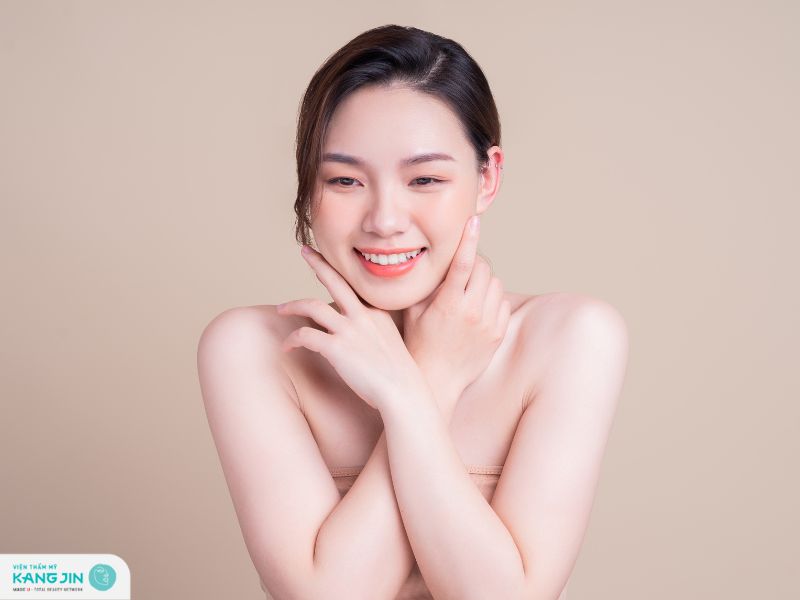 da mụn có nên dùng kem chống nắng