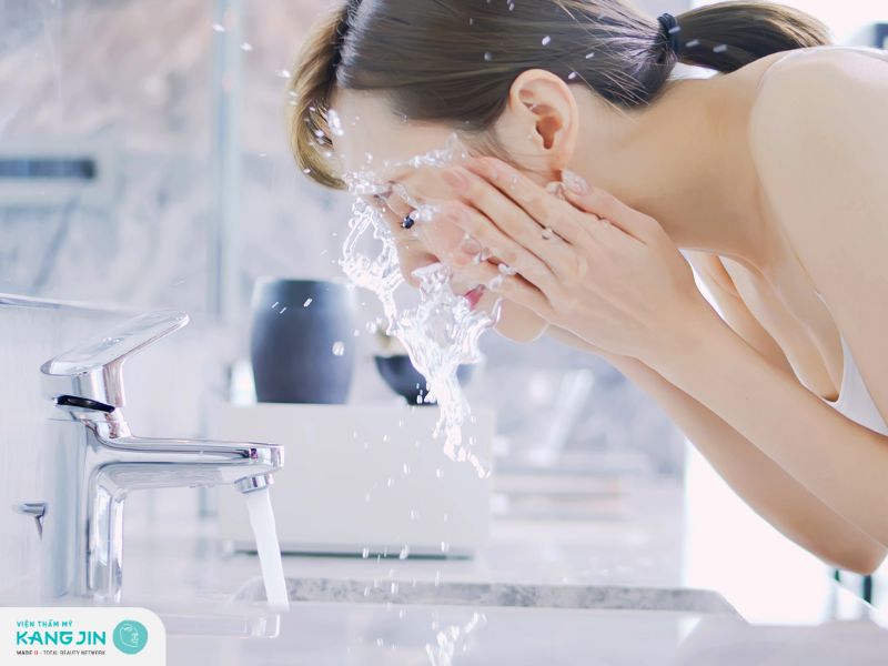 vệ sinh da mặt thật sạch bằng những sản phẩm lành tính