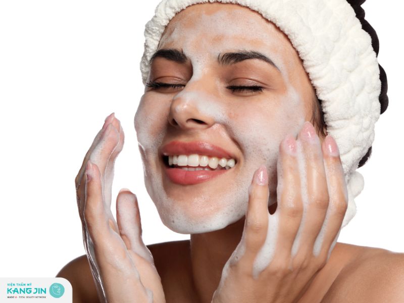 cách vệ sinh da mặt khi bị mụn