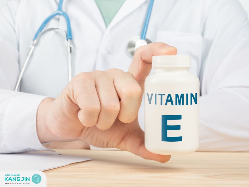 Da dầu nhờn có nên uống vitamin E không?