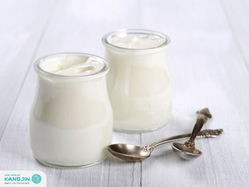 Đắp mặt nạ sữa chua giúp thải độc da bị nhiễm corticoid