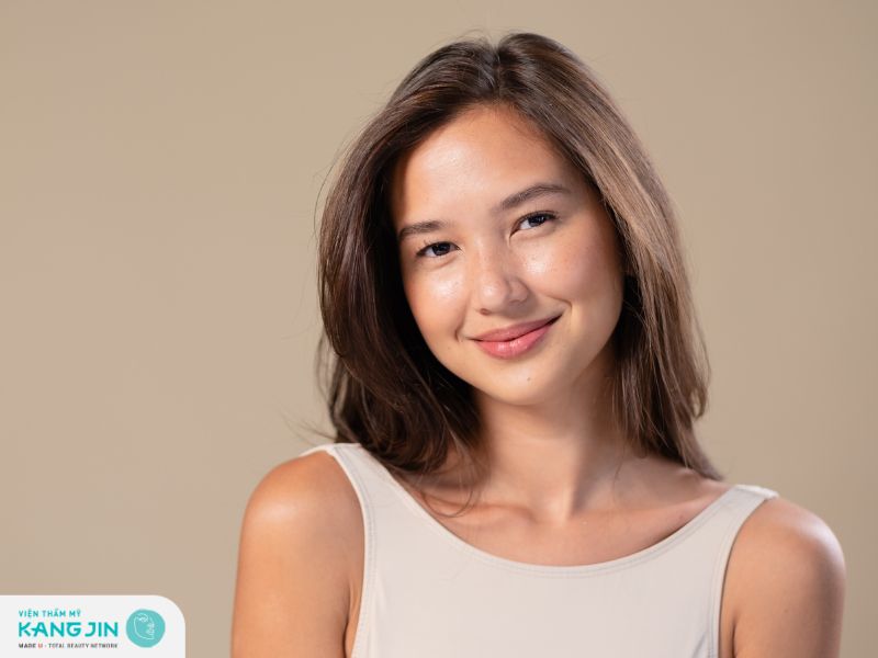 Uống nhiều nước làm đẹp da 