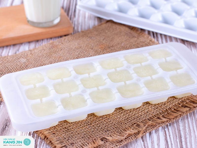 rửa mặt bằng sữa tươi đông đá