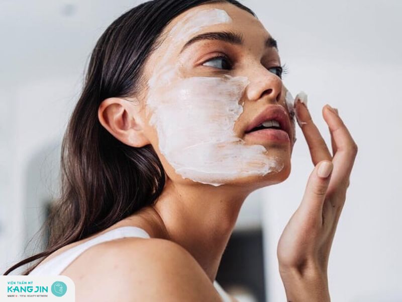 Ủ trắng da mặt có tốt không và cần lưu ý những gì