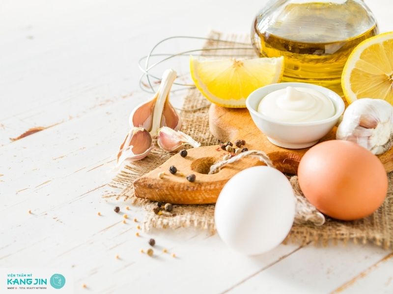 Kết hợp chanh và trứng gà khiến làn da trở nên mịn màng rõ rệt 