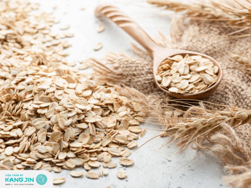 Dùng bột yến mạch tẩy tế bào chết da hỗn hợp thiên khô hiệu quả 