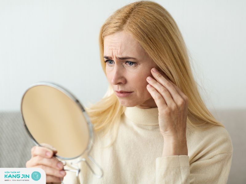 Các vấn đề về da mặt thường gặp sau sinh 