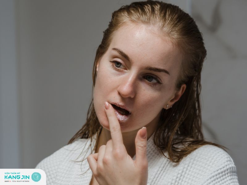 Tần suất tốt để tẩy tế bào chết cho môi là 1 tuần/lần và 4 lần/ tháng