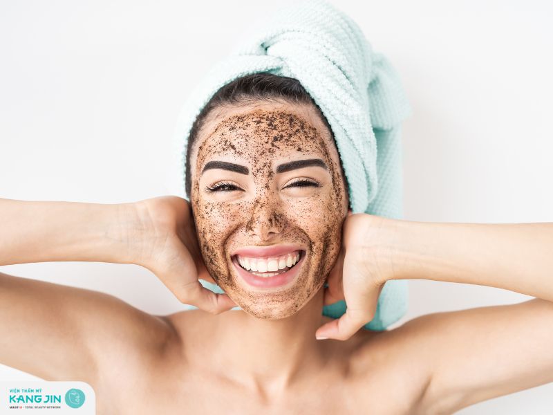 tẩy tế bào chết cho da mụn ẩn