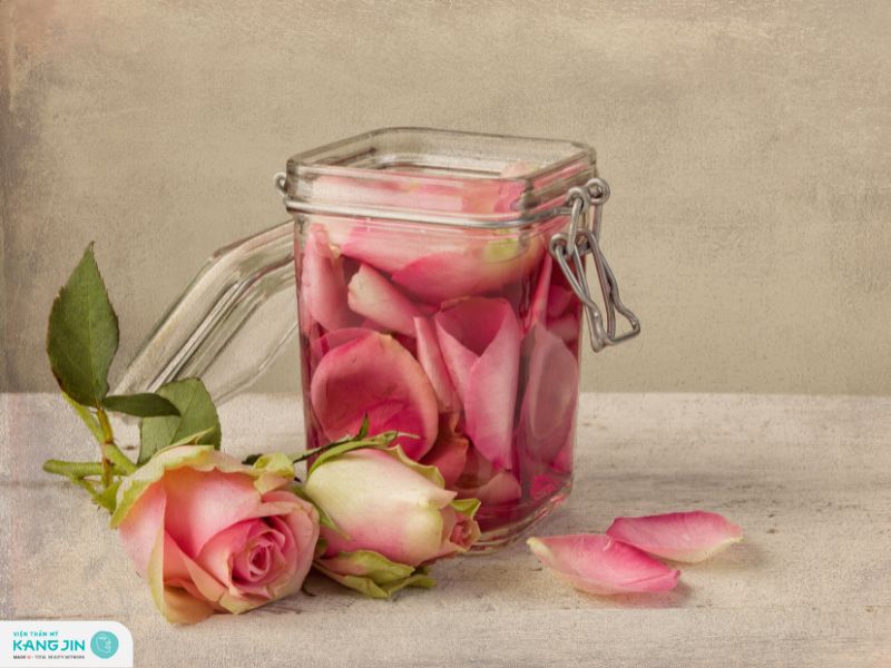cách làm nước hoa hồng se khít lỗ chân lông