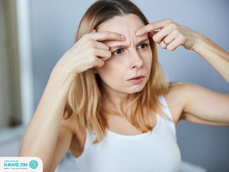 Những cách massage giảm nếp nhăn trán hiệu quả