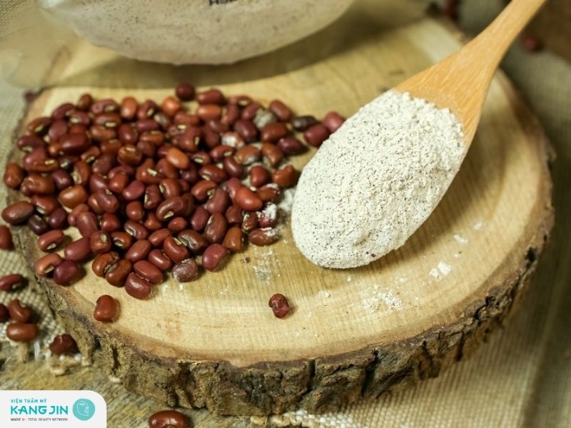 Hướng dẫn cách rửa mặt bằng bột đậu đỏ an toàn, dưỡng da đẹp hiệu quả