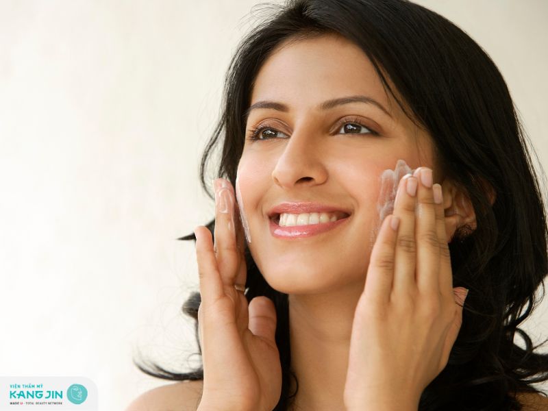 dưỡng ẩm đầy đủ cho da