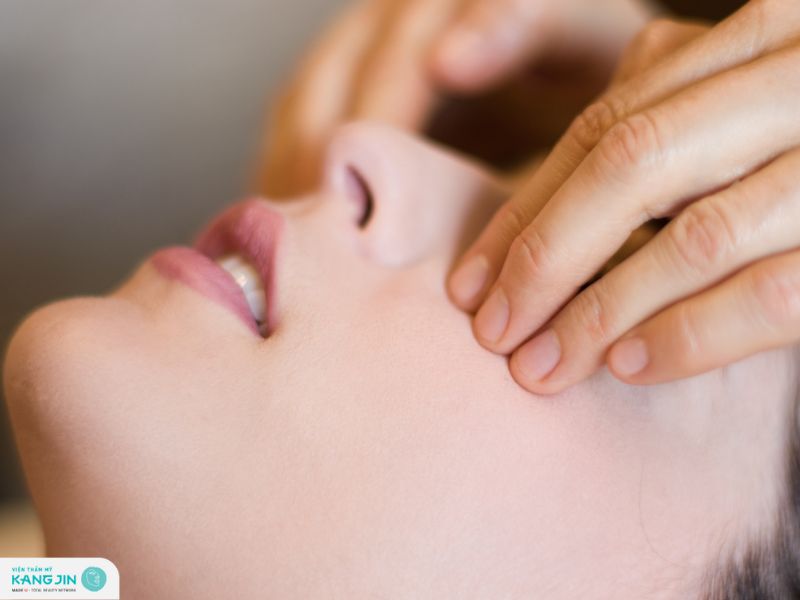 vùng da dưới mắt bị chảy xệ