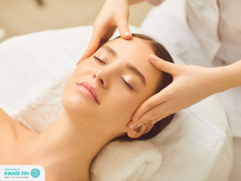 Massage mặt đúng cách đem lại nhiều lợi ích cho da