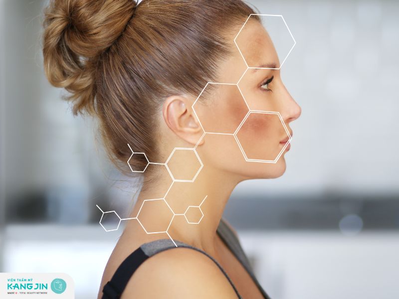 Massage da mặt bằng dầu dừa giúp giảm sắc tố melanin trên da ngừa nám tàn nhang 