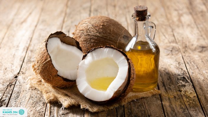 dưỡng ẩm da bằng dầu dừa