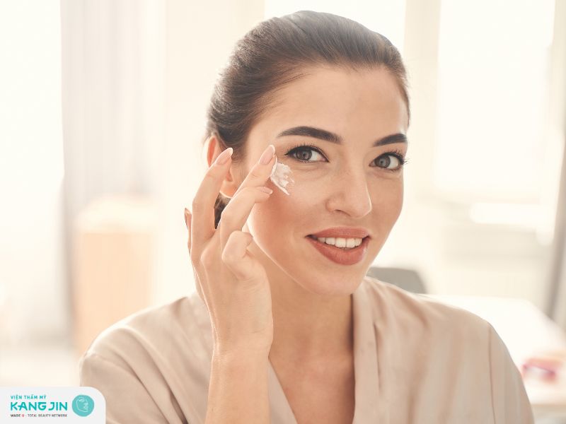 Những điều cần biết để dưỡng ẩm da khô mụn hàng ngày