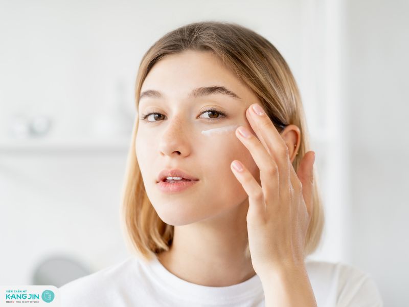 dưỡng ẩm mặt cho da dầu