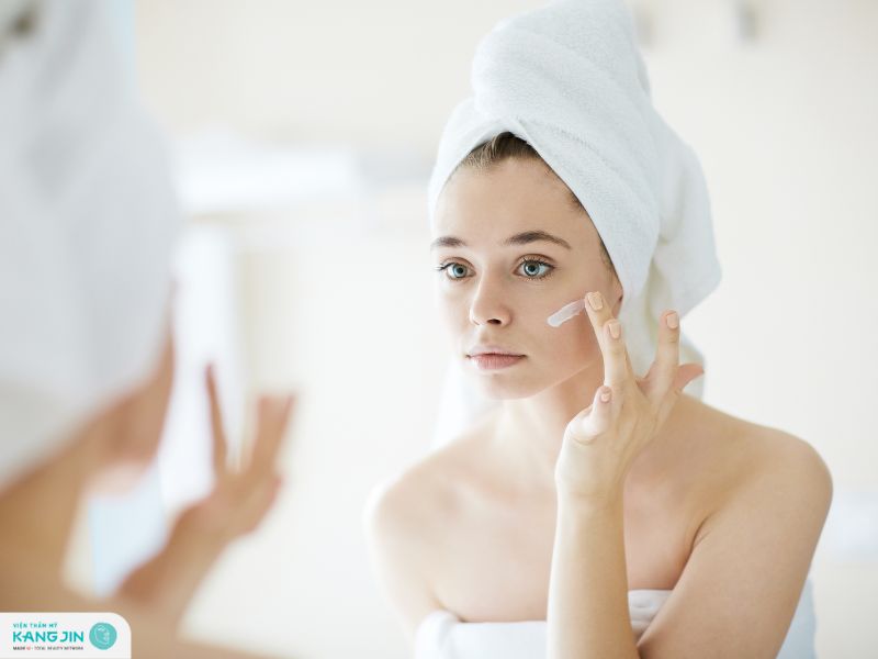 dưỡng ẩm mặt cho da dầu