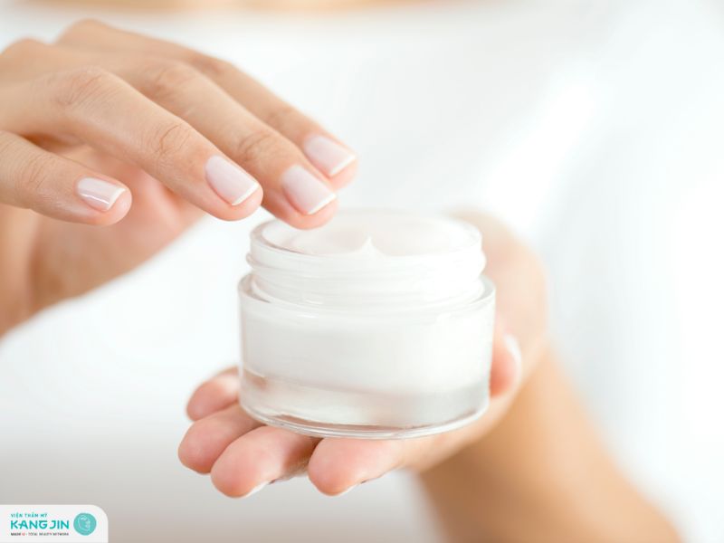 dưỡng ẩm mặt cho da dầu