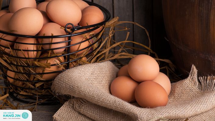 Cách lăn trứng gà trị thâm mắt tại nhà cải thiện sau 1 tuần