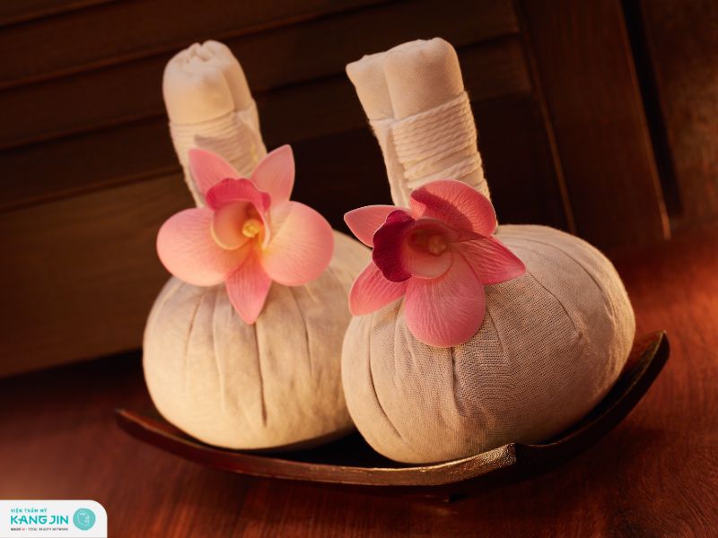 chườm ấm cho da mặt