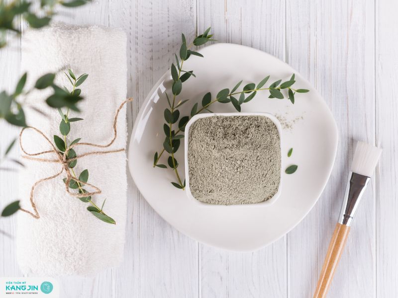 đắp mặt nạ đất sét