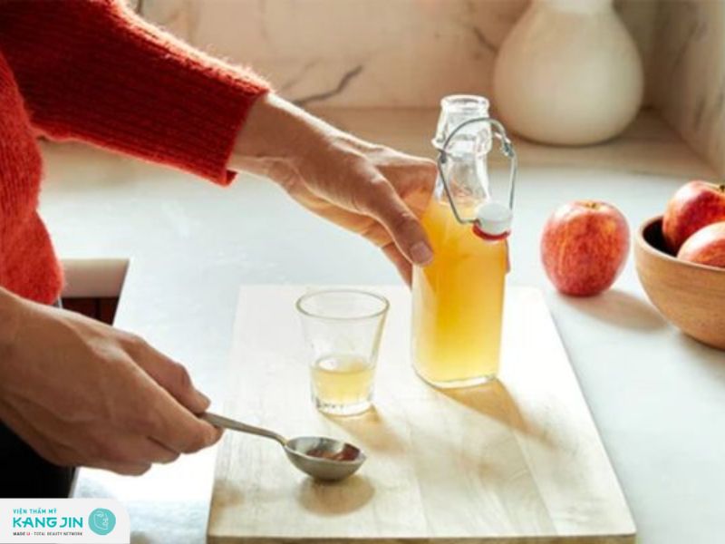 dùng trực tiếp giấm táo