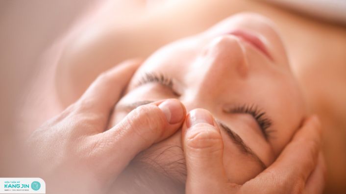 mát xa vùng mắt