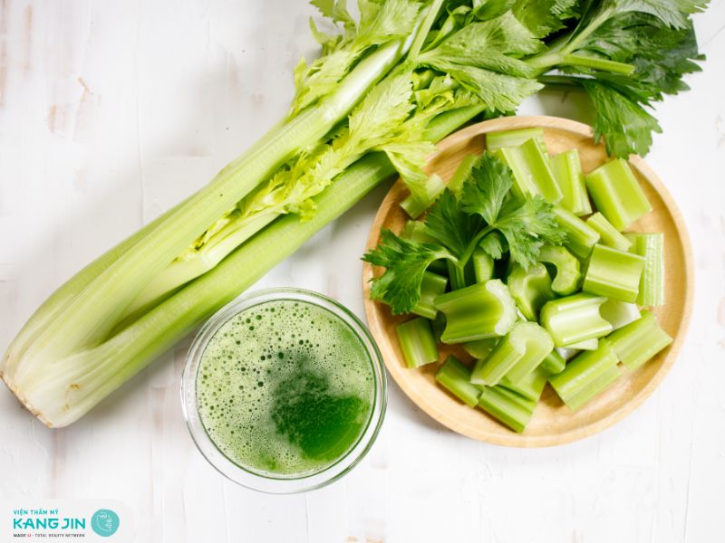 Công thức làm mặt nạ thải độc da từ cần tây đơn giản tại nhà 