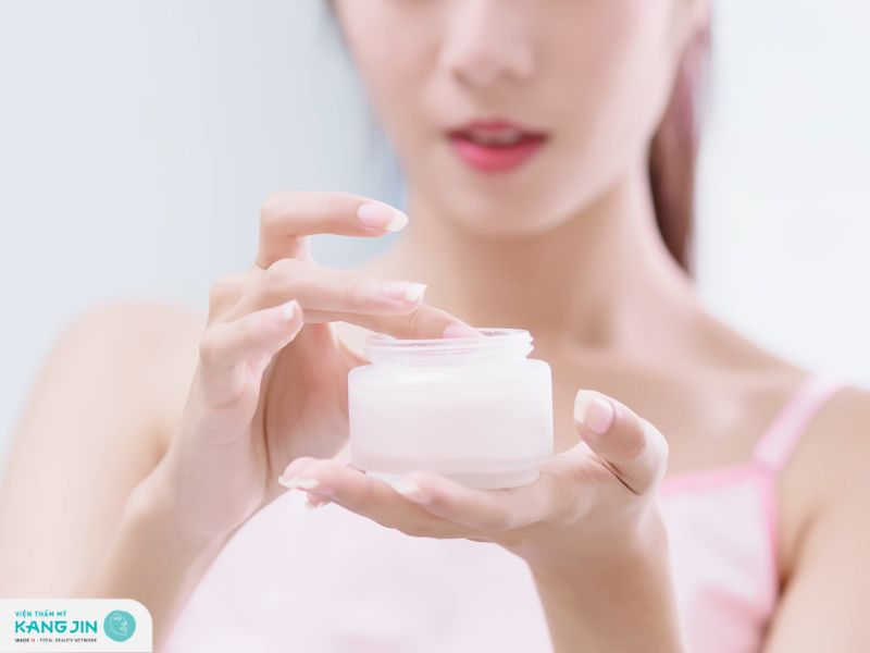 dưỡng ẩm ban ngày