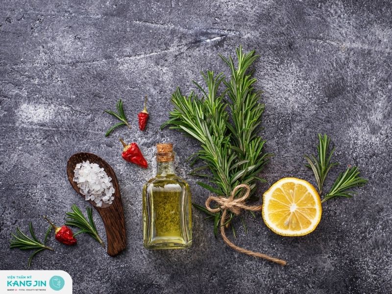 Sử dụng muối pha loãng hiệu giúp đánh bay mụn đầu đen