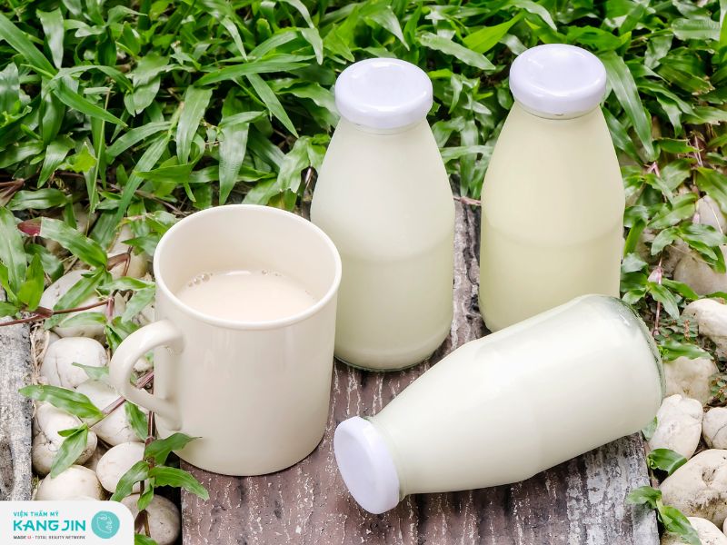 Đông đá sữa tươi không đường để rửa mặt mỗi ngày