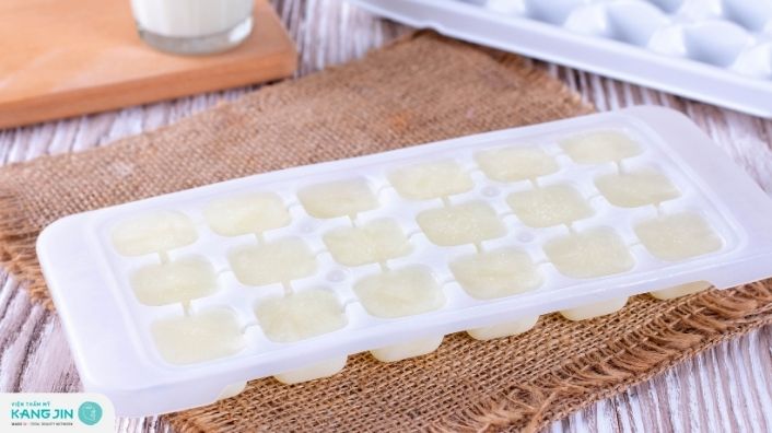 Cách rửa mặt bằng sữa tươi không đường đông đá cho mọi loại da