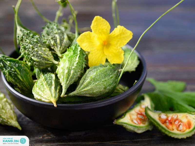 trị mụn bằng mướp đắng