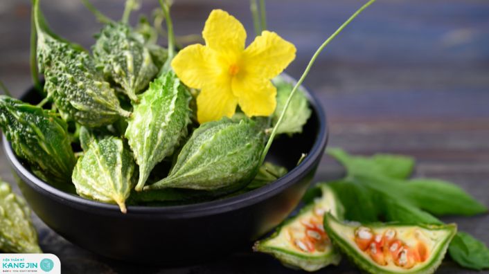 trị mụn bằng mướp đắng