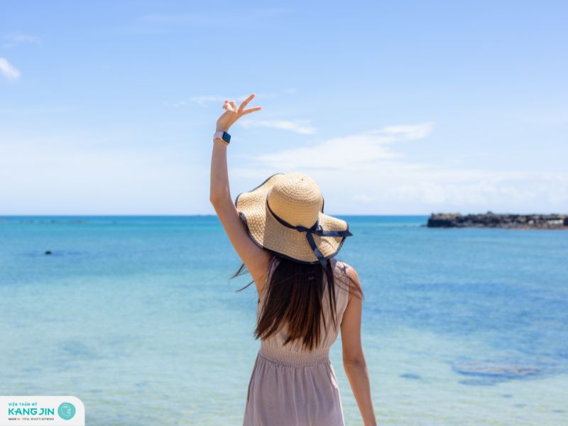 chăm sóc da khi đi biển