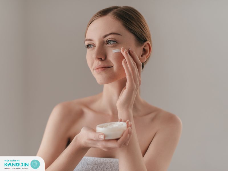 Dưỡng ẩm da dầu nên chọn sản phẩm phù hợp với loại da