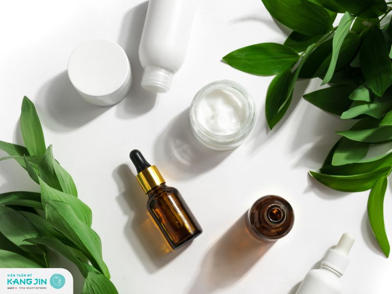 Sử dụng sản phẩm đặc trị có chứa Benzoyl peroxide để khắc phục mụn ẩn 