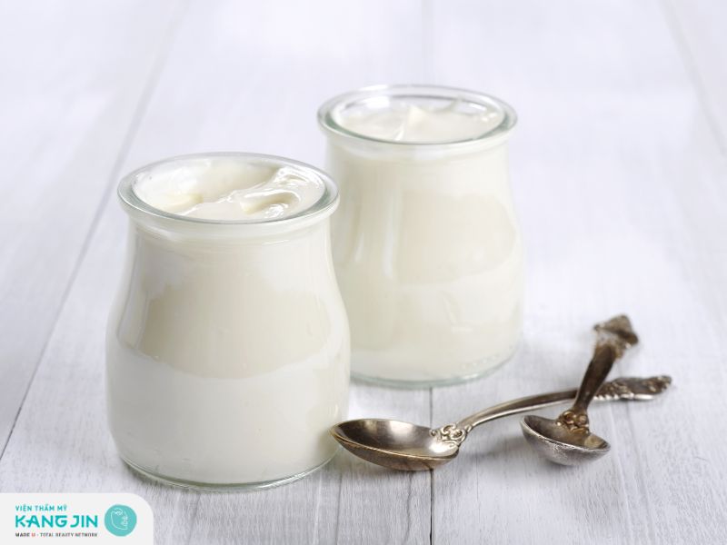 Sữa chua có thể kết hợp cùng nhiều nguyên liệu để làm mặt nạ dưỡng trắng da 