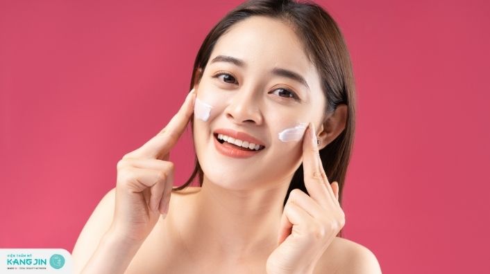 Ủ kem ban đêm có trắng không?