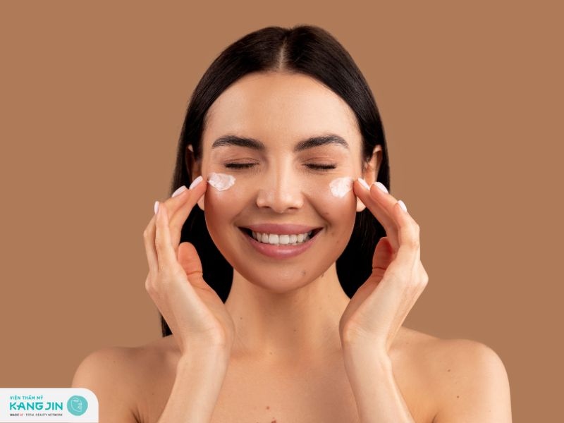 cách bôi kem ban đêm