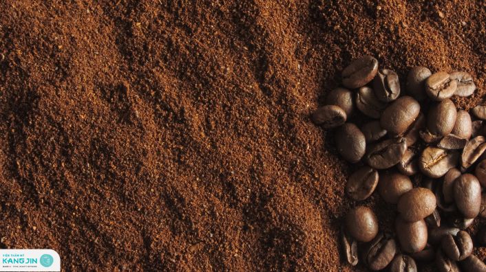 làm trắng da mặt bằng bã cà phê