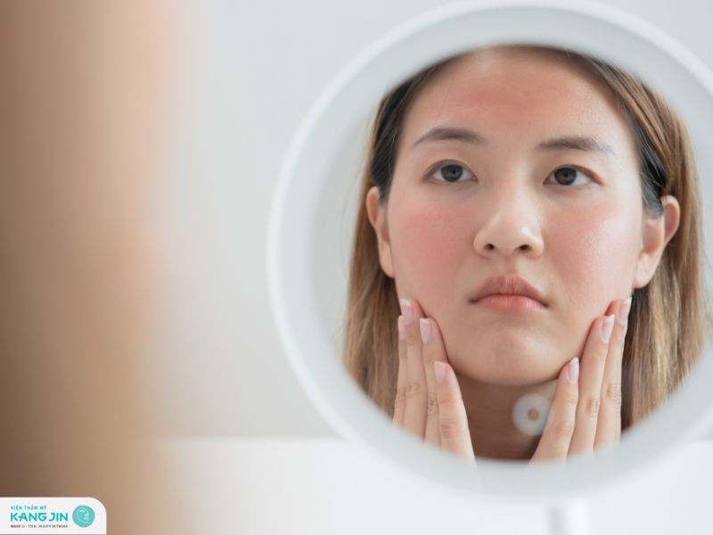 da mặt bị ngứa sần sùi phải làm sao