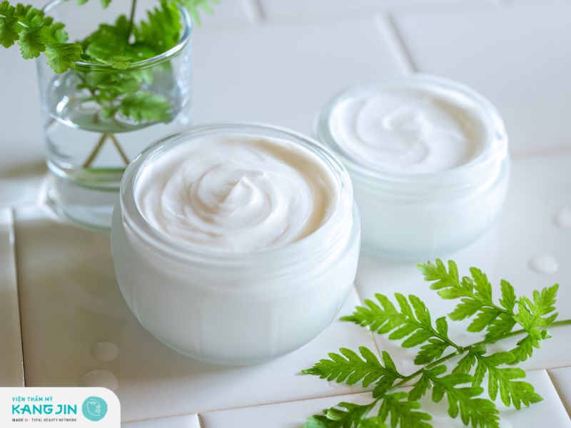 Top các loại kem dưỡng ẩm phù hợp cho da dầu bạn có thể tham khảo 